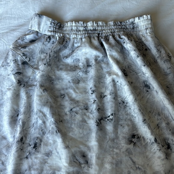 lululemon skirt - Picture 2 of 5